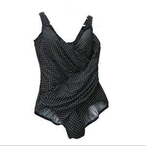 Miraclesuit Swim Womens Size 16WBlack and White